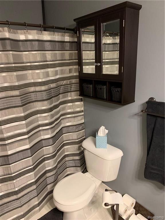 13993 Watersway Drive, Unit 70 Gibraltar, MI 48173 - Photo 14 of 23