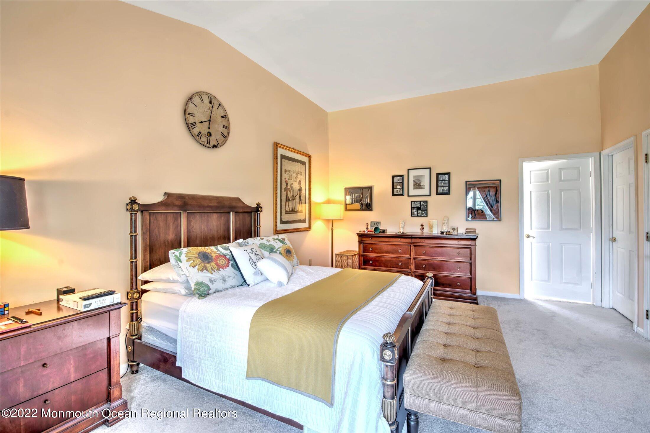 25 Ridings Parkway Princeton, NJ 08540 - Photo 24 of 39 25-MASTER BEDROOM