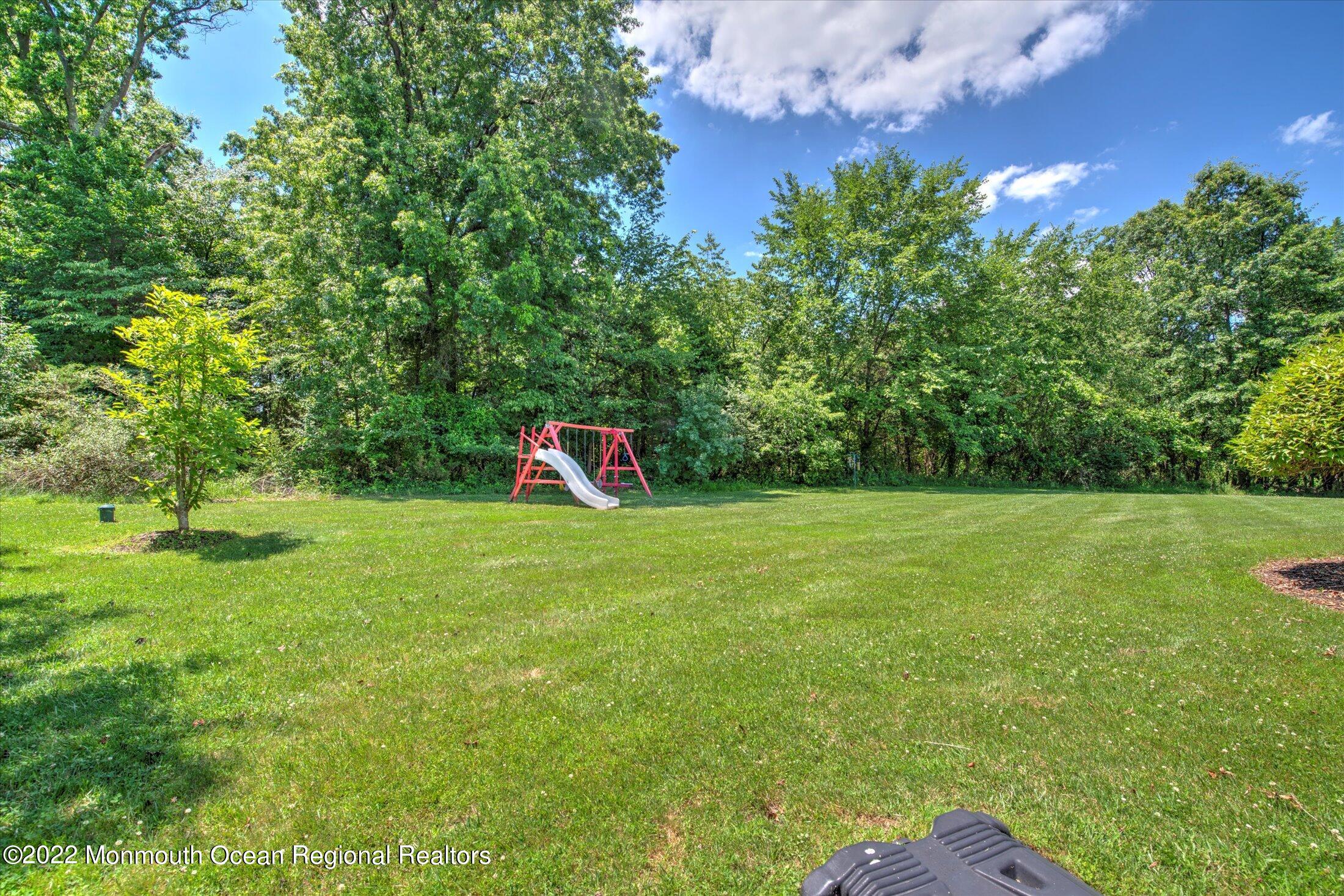 25 Ridings Parkway Princeton, NJ 08540 - Photo 33 of 39 34-BACK YARD