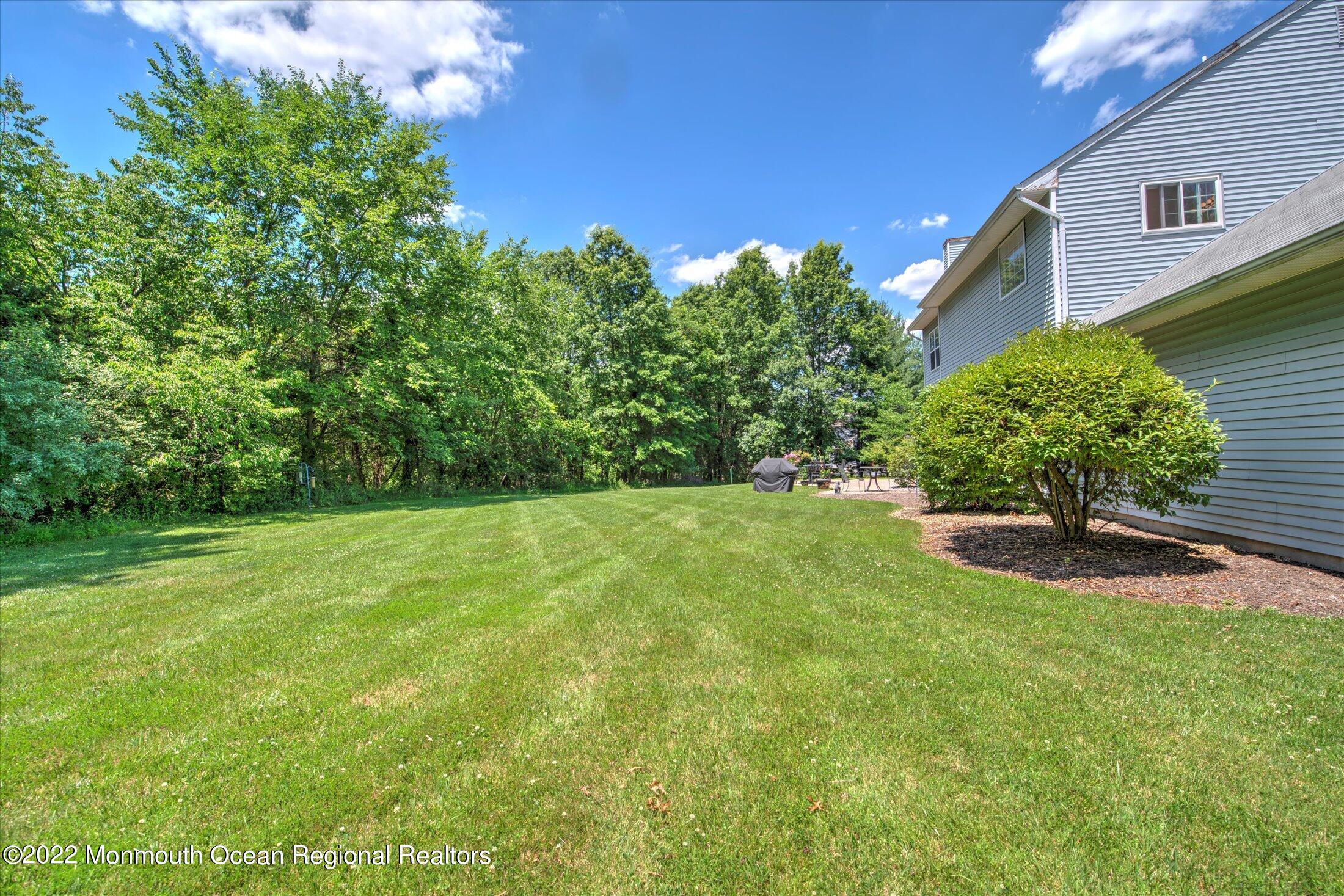 25 Ridings Parkway Princeton, NJ 08540 - Photo 34 of 39 35-BACK YARD