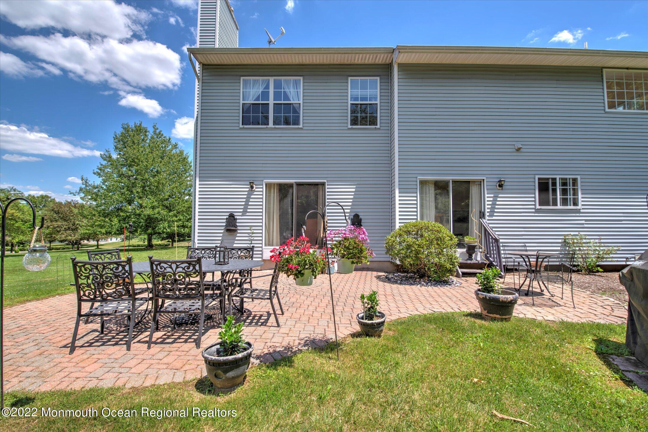 25 Ridings Parkway Princeton, NJ 08540 - Photo 37 of 39 38-BACK YARD