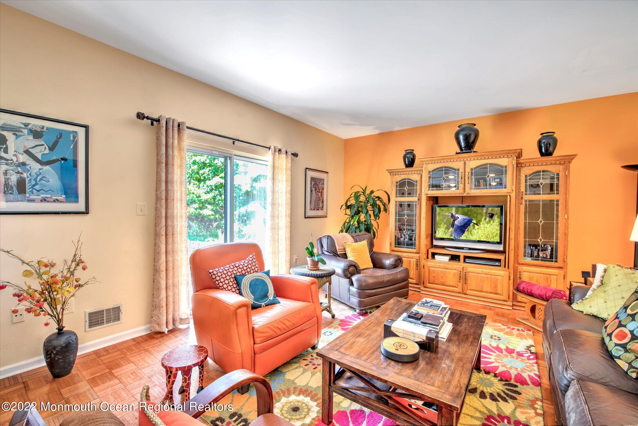 25 Ridings Parkway Princeton, NJ 08540 - Photo 8 of 39 09-FAMILY ROOM