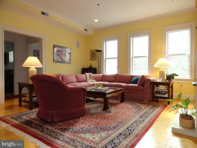 1882 Columbia Road Northwest, Unit 201 Washington, DC 20009 - Photo 11 of 15 Living Room