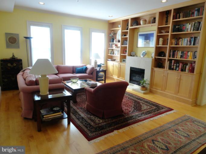 1882 Columbia Road Northwest, Unit 201 Washington, DC 20009 - Photo 5 of 15 Living Room