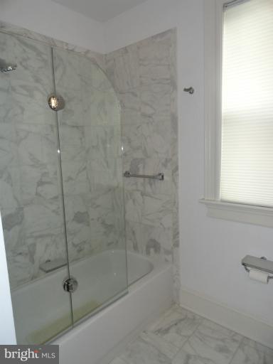 1882 Columbia Road Northwest, Unit 201 Washington, DC 20009 - Photo 7 of 15 Bath