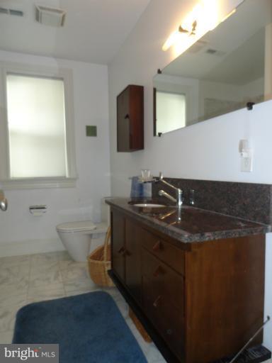 1882 Columbia Road Northwest, Unit 201 Washington, DC 20009 - Photo 10 of 15 Bath