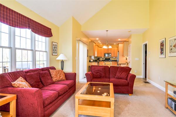 47 Mohawk Path Holliston, MA 01746 - Photo 4 of 22 Gallery Image 4