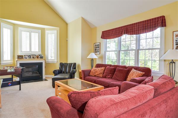 47 Mohawk Path Holliston, MA 01746 - Photo 5 of 22 Gallery Image 5