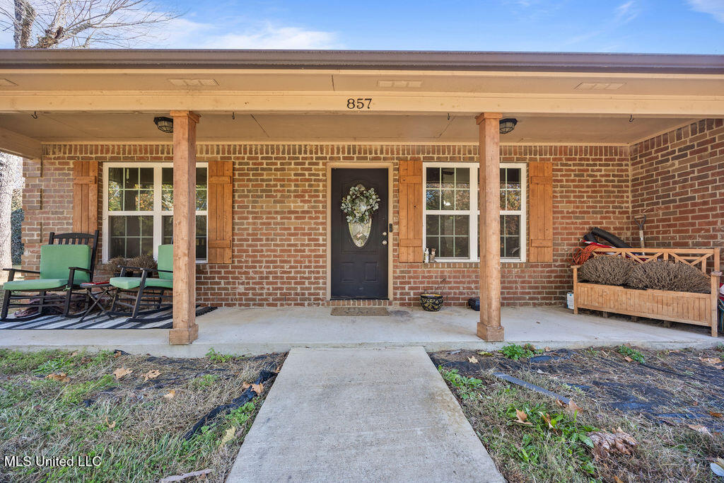 857 Old Hudsonville Road Holly Springs, MS 38635 - Photo 2 of 21 7H0A8215