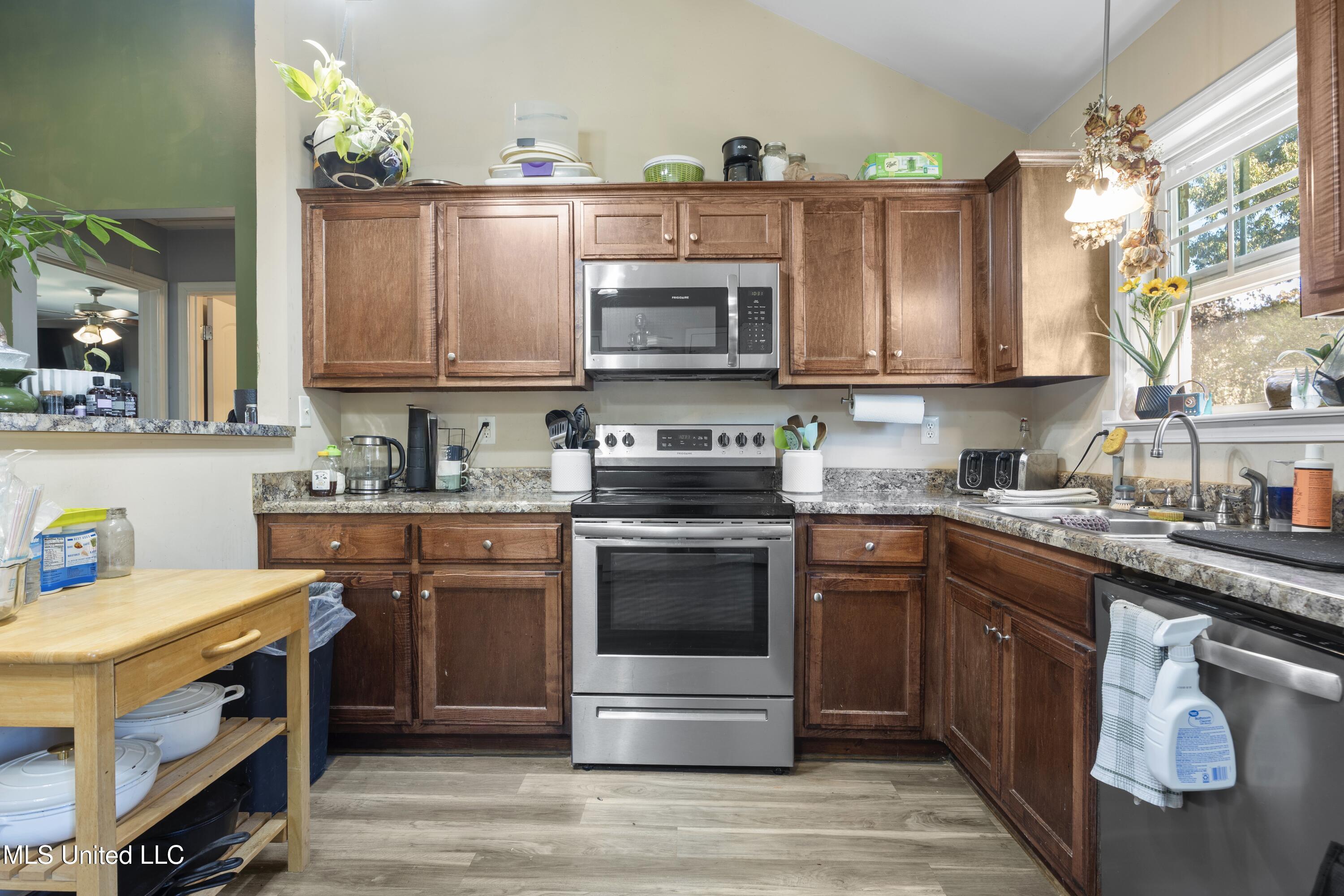 857 Old Hudsonville Road Holly Springs, MS 38635 - Photo 6 of 21 IMG_1169