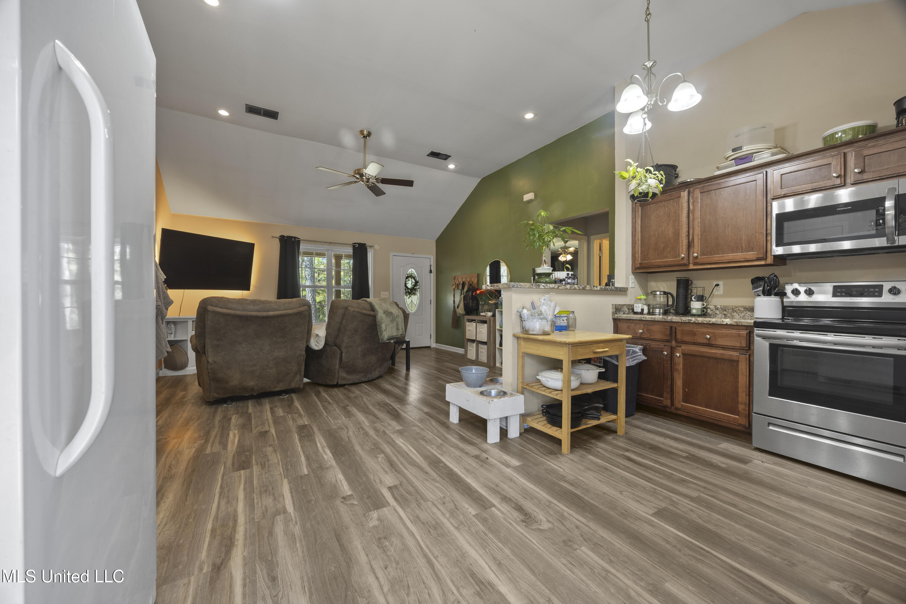 857 Old Hudsonville Road Holly Springs, MS 38635 - Photo 8 of 21 IMG_1180