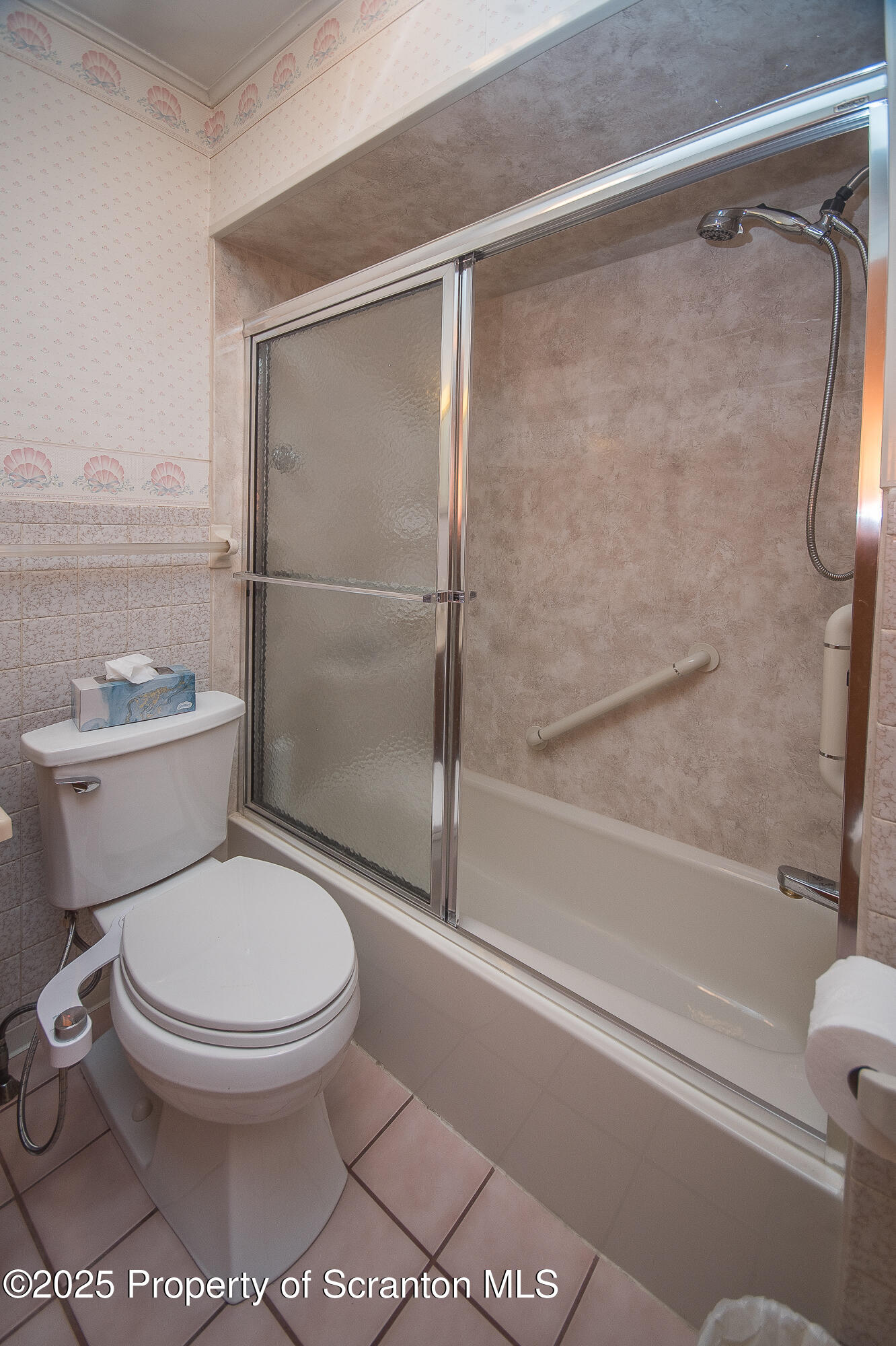 1227 Providence Road Scranton, PA 18508 - Photo 12 of 72 Full Bathroom