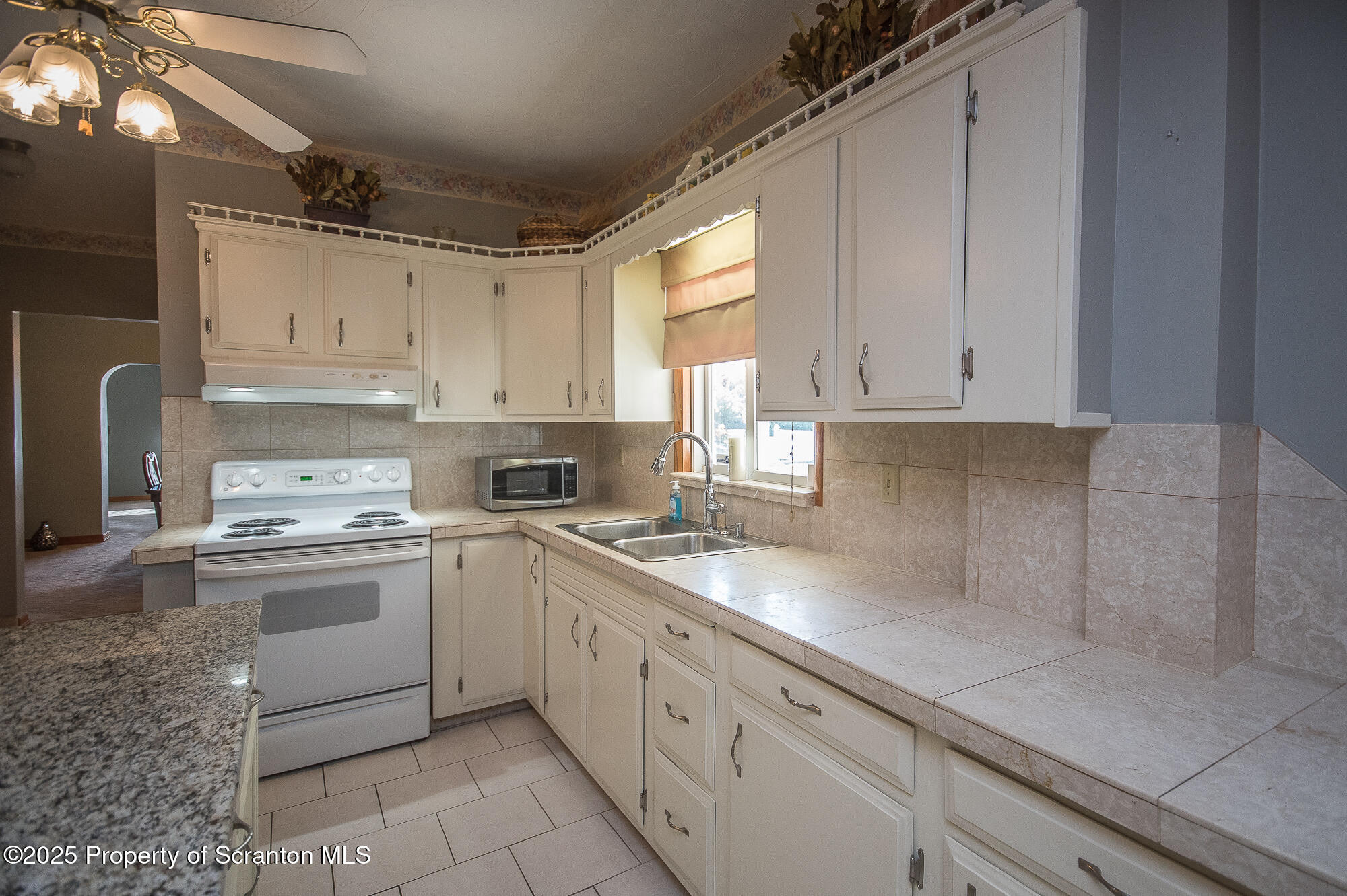 1227 Providence Road Scranton, PA 18508 - Photo 20 of 72 Kitchen