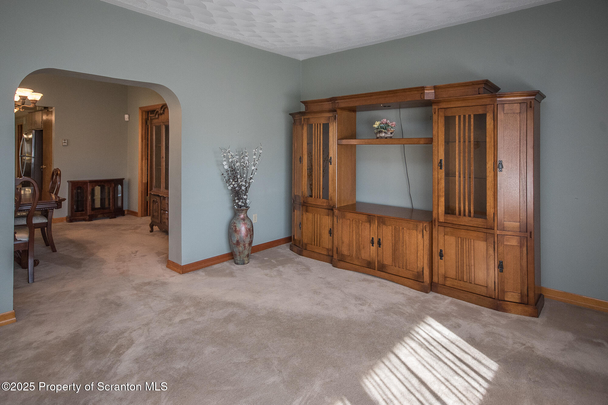 1227 Providence Road Scranton, PA 18508 - Photo 39 of 72 Living Room
