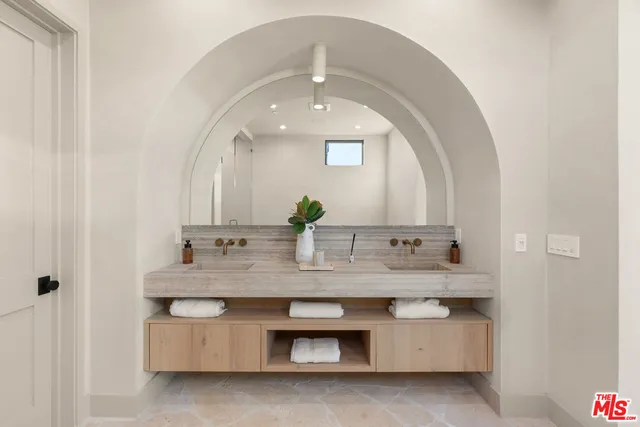 $3,645,000 | 11746 La Maida Street, Valley Village, CA 91607