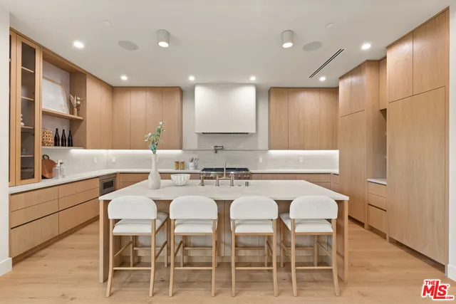 $3,645,000 | 11746 La Maida Street, Valley Village, CA 91607