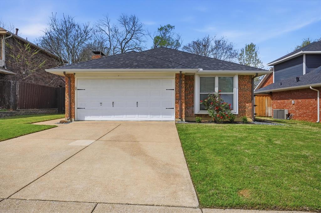 1453 Hampton Road Grapevine, TX 76051 - Photo 11 of 33