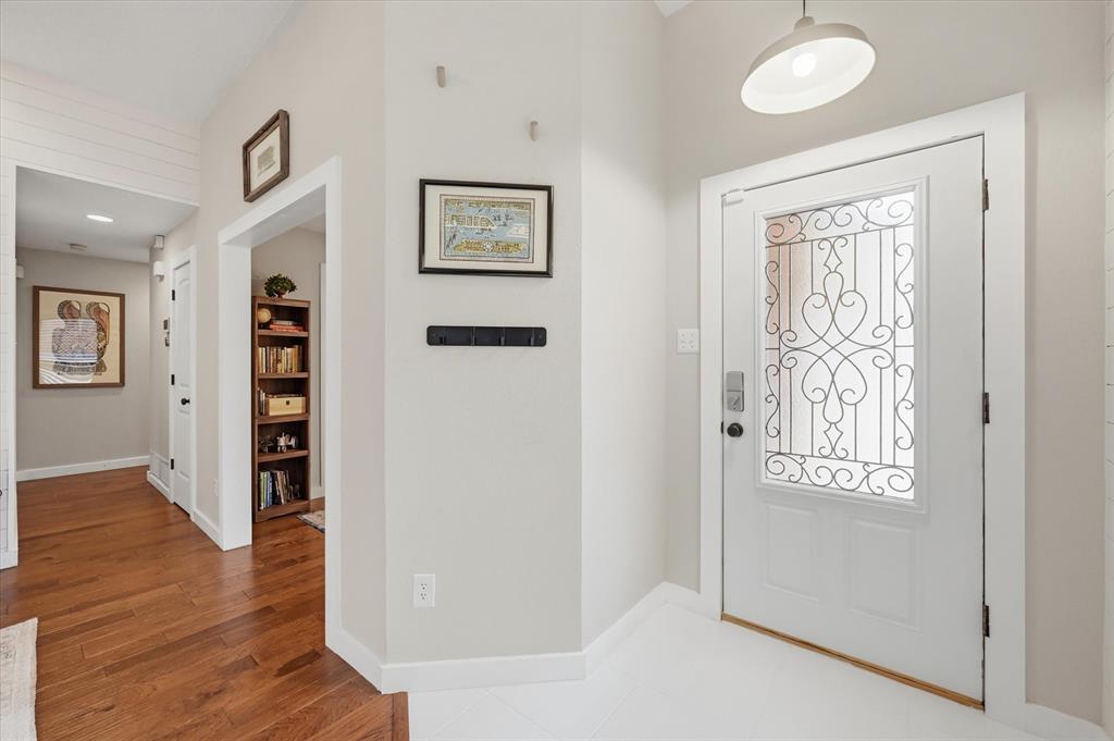 1453 Hampton Road Grapevine, TX 76051 - Photo 13 of 33