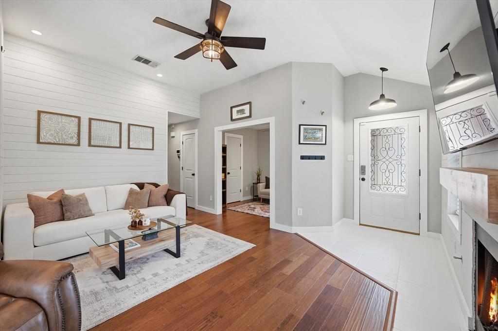 1453 Hampton Road Grapevine, TX 76051 - Photo 15 of 33