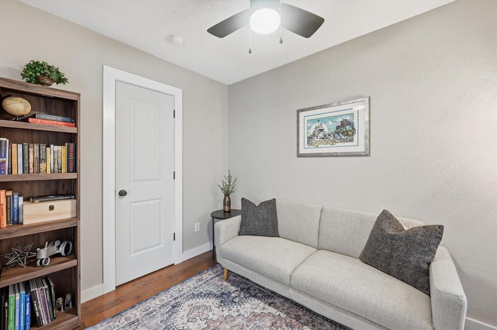 1453 Hampton Road Grapevine, TX 76051 - Photo 20 of 33