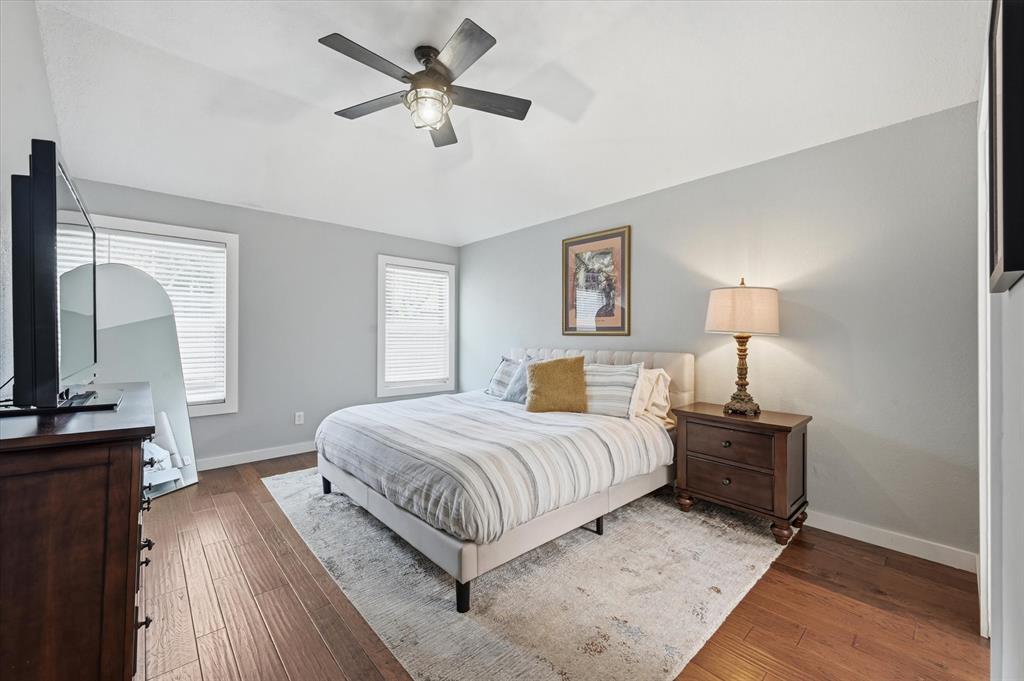 1453 Hampton Road Grapevine, TX 76051 - Photo 7 of 33