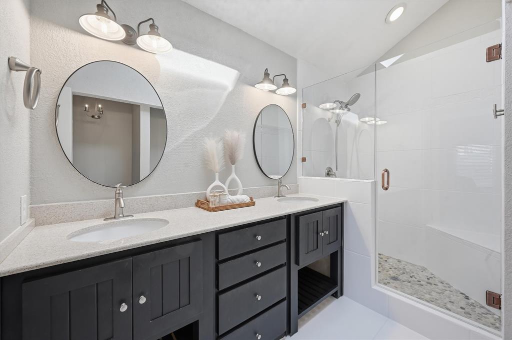 1453 Hampton Road Grapevine, TX 76051 - Photo 8 of 33