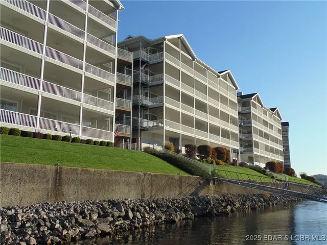 $409,900 | 849 Summer Pl Drive, Unit 2B, Camdenton, MO 65020