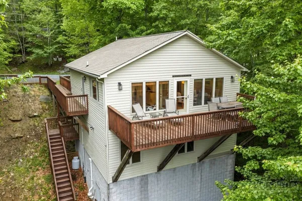 $724,900 | 114 Aster Trail, Beech Mountain, NC 28604