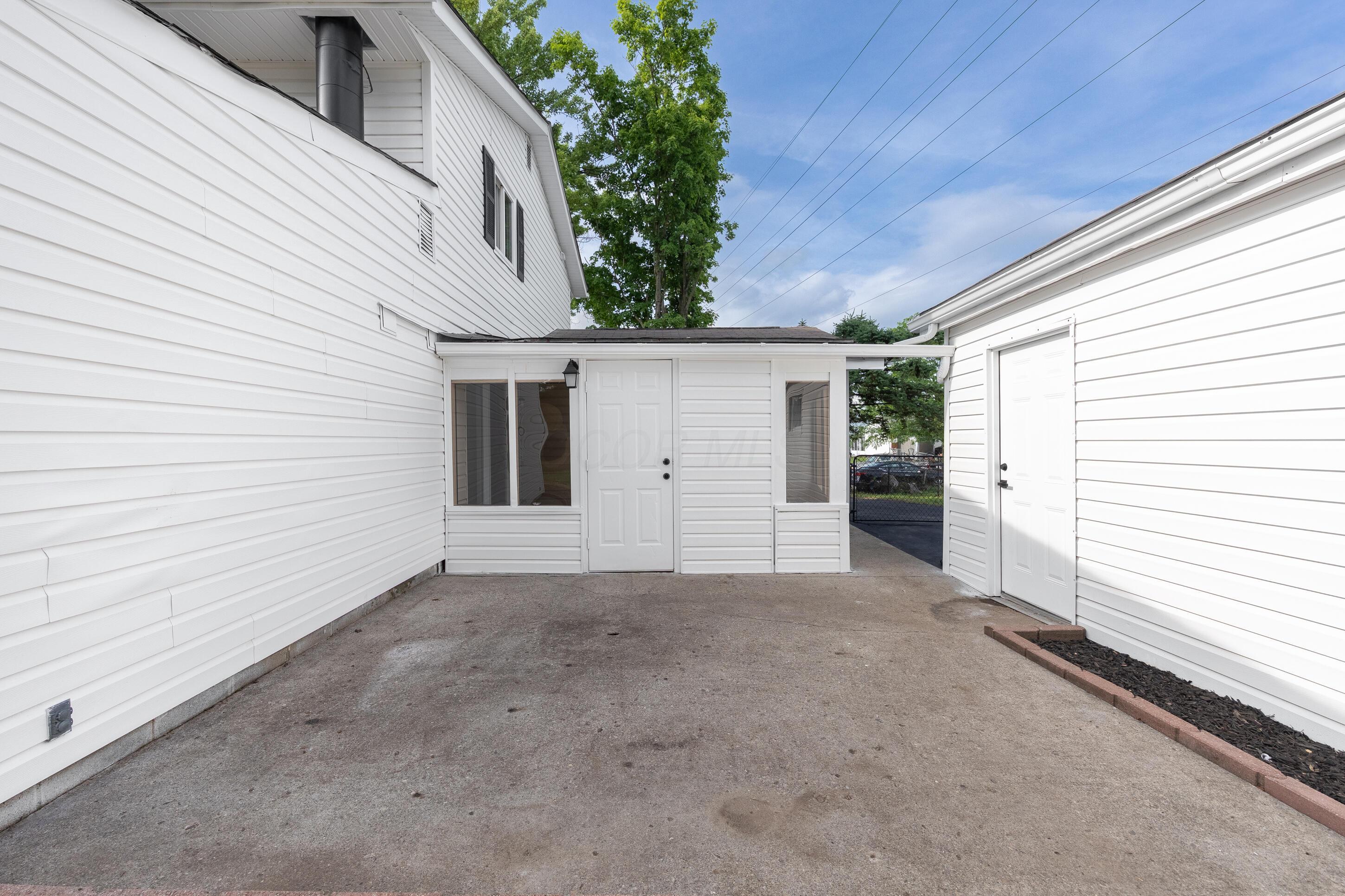 3819 Lynward Road Columbus, OH 43228 - Photo 48 of 57