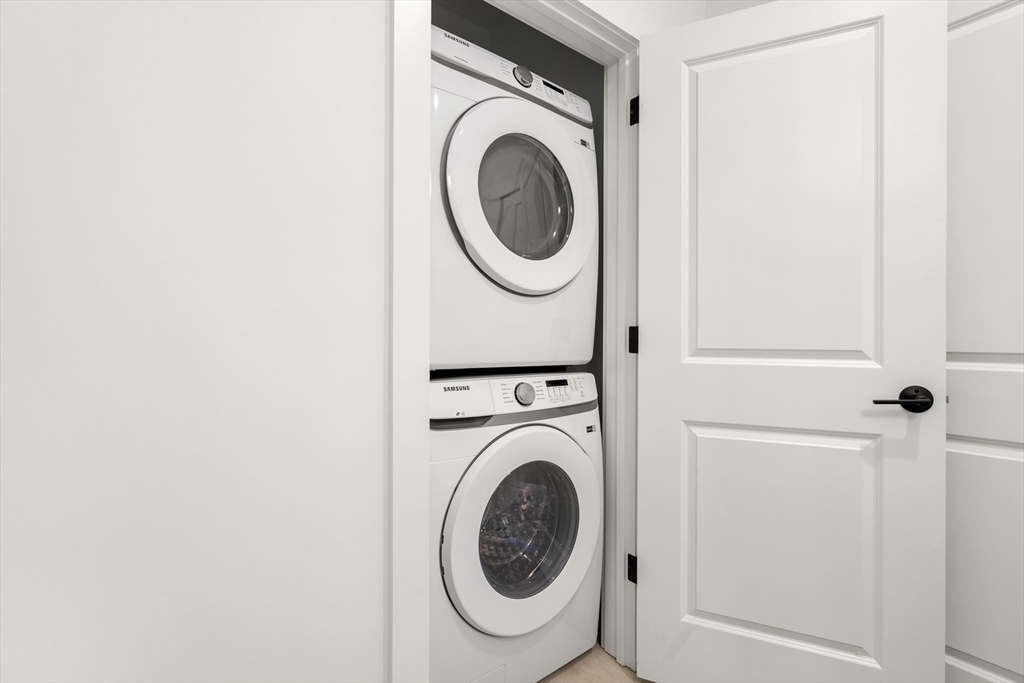 600 Broadway, Unit 612 Chelsea, MA 02150 - Photo 13 of 30 a utility room with dryer and washer