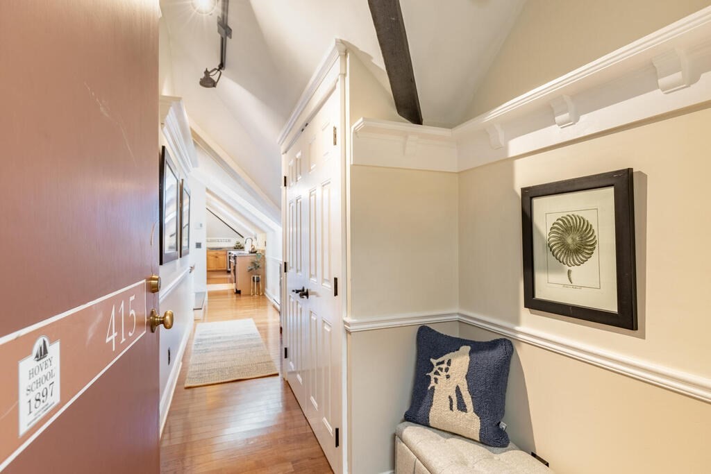 8 Summer Street, Unit 415 Gloucester, MA 01930 - Photo 5 of 32 a hallway with windows