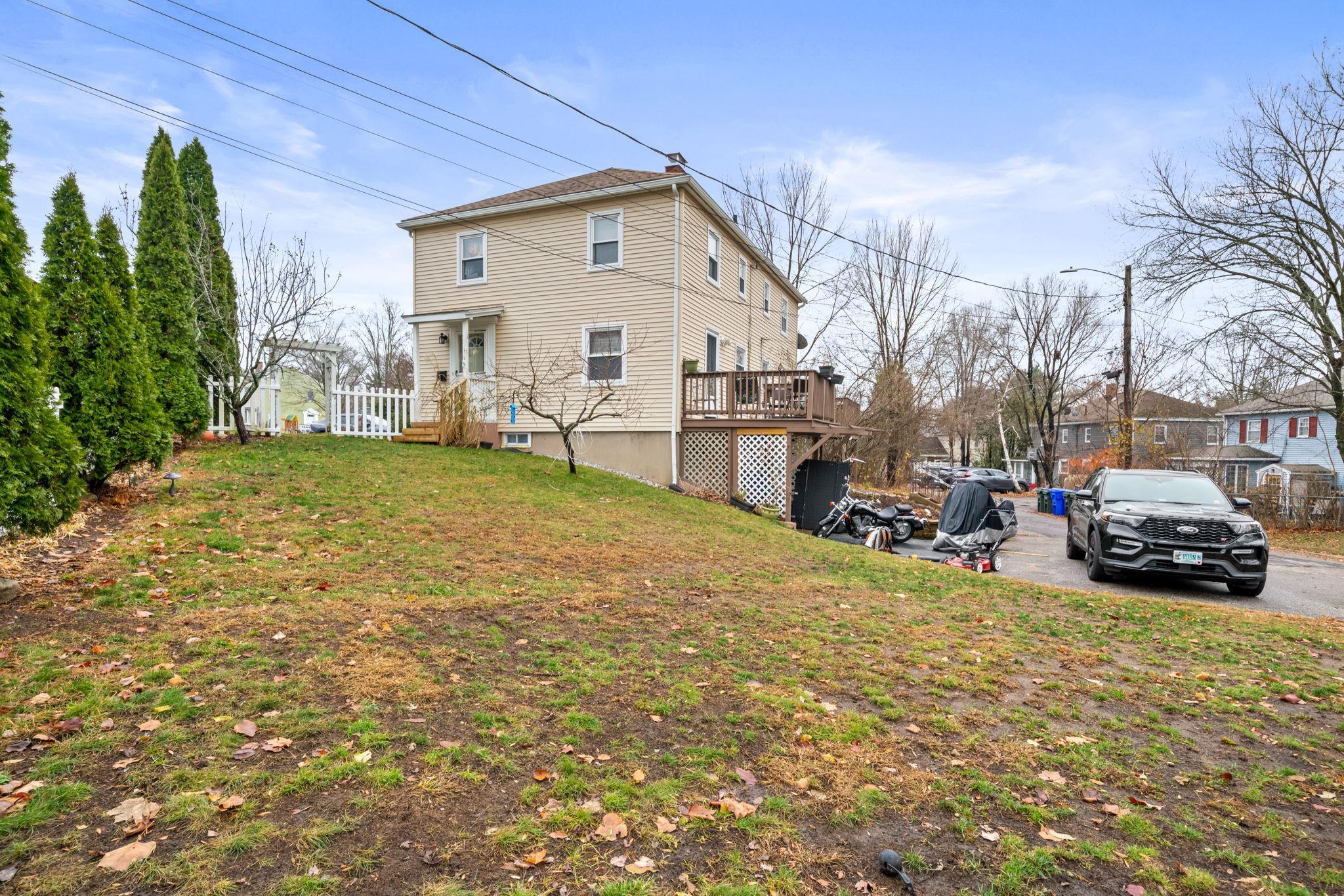 88 Harold Street Manchester, NH 03104 - Photo 6 of 28