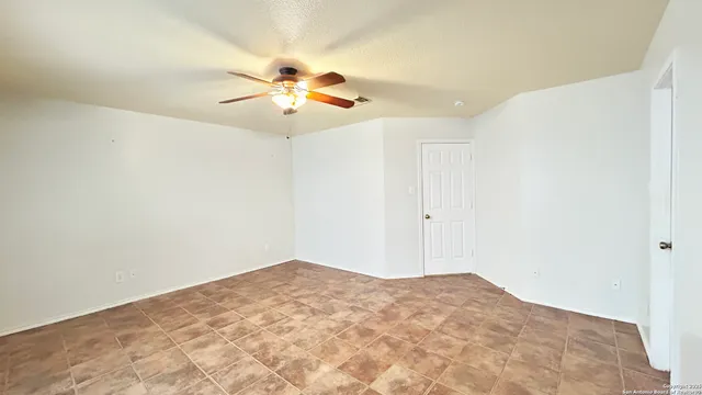 $1,725 | 10602 Weathering Run, San Antonio, TX 78254
