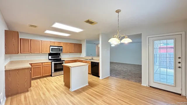 $1,725 | 10602 Weathering Run, San Antonio, TX 78254