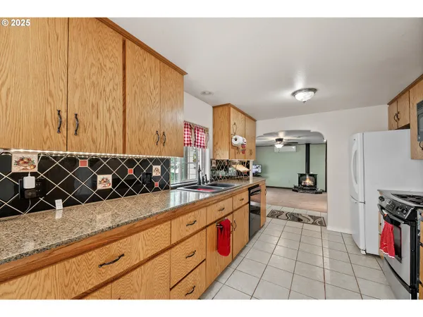 $342,500 | 10 Kegler Road, Winston, OR 97496