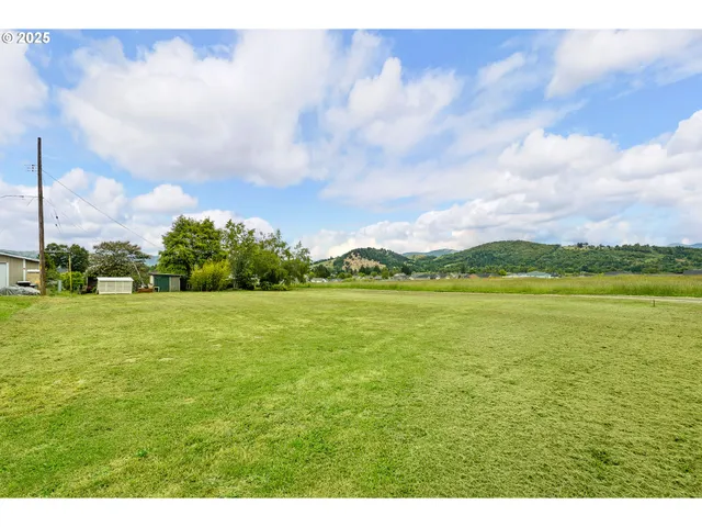 $342,500 | 10 Kegler Road, Winston, OR 97496