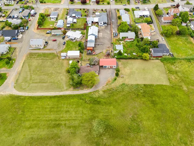 $342,500 | 10 Kegler Road, Winston, OR 97496