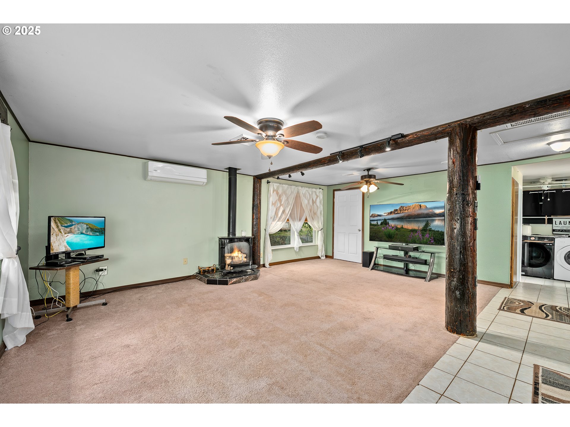 10 Kegler Road Winston, OR 97496 - Photo 5 of 47 Living Room