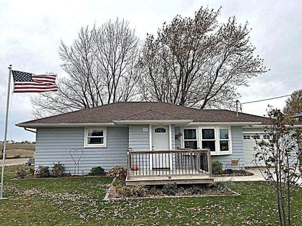 $244,900 | 111 4th Street, Bellechester, MN 55956