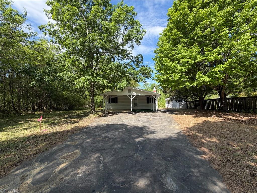 1194 Summey Town Road Trinity, NC 27370 - Photo 2 of 11