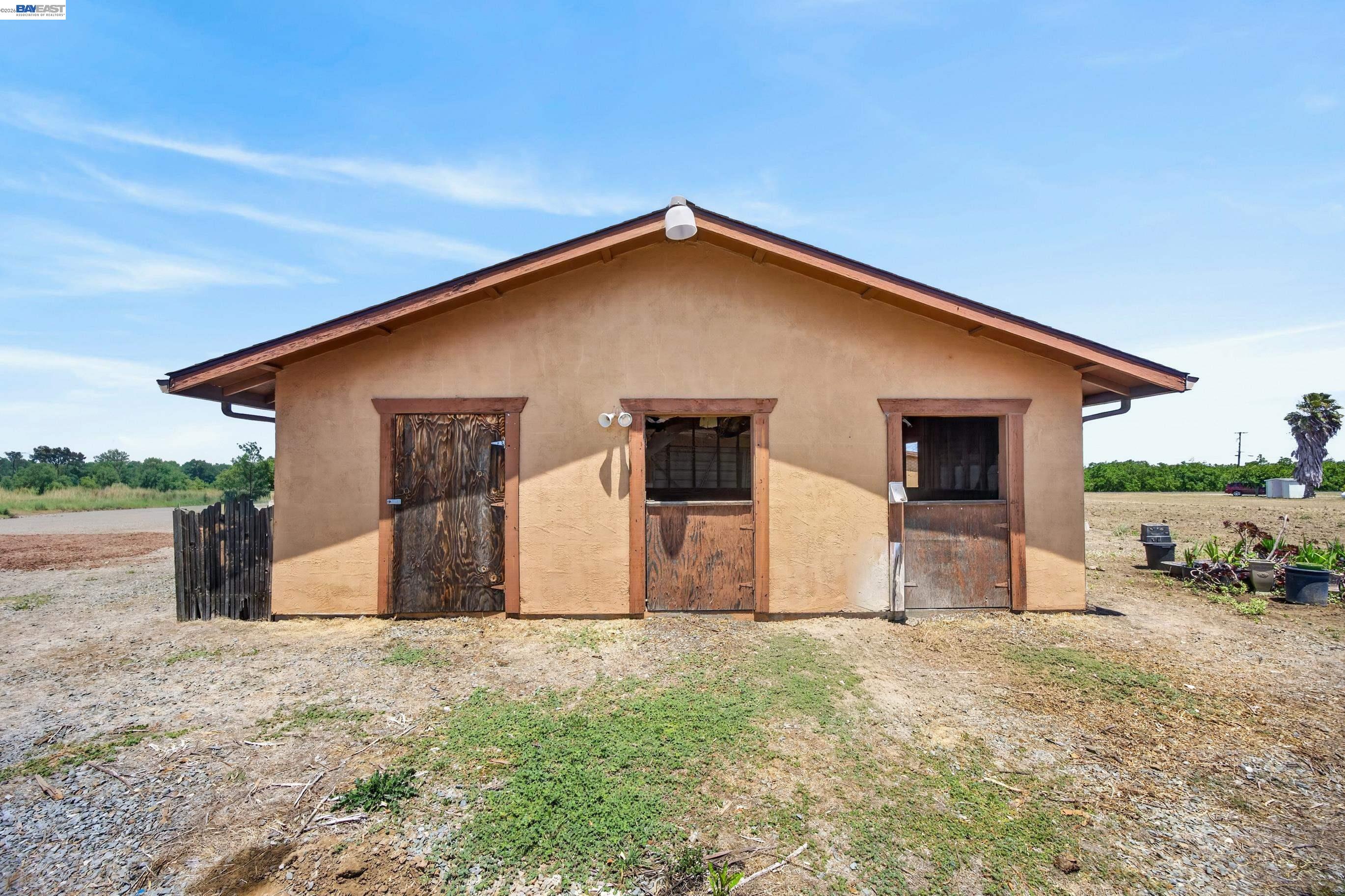 4260 West Kenner Road Tracy, CA 95304 - Photo 12 of 49 Equestrian. Horses