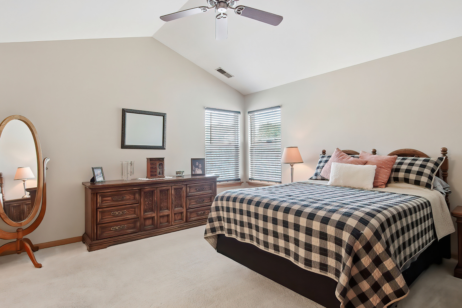 783 Manor Road Crystal Lake, IL 60014 - Photo 21 of 35