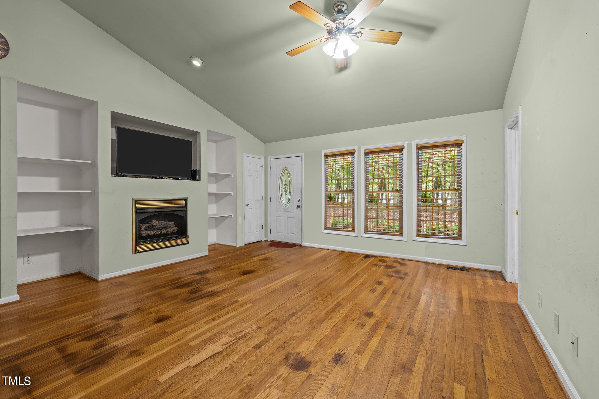 1825 Daniels Farm Road Mebane, NC 27302 - Photo 5 of 31 Living room 1