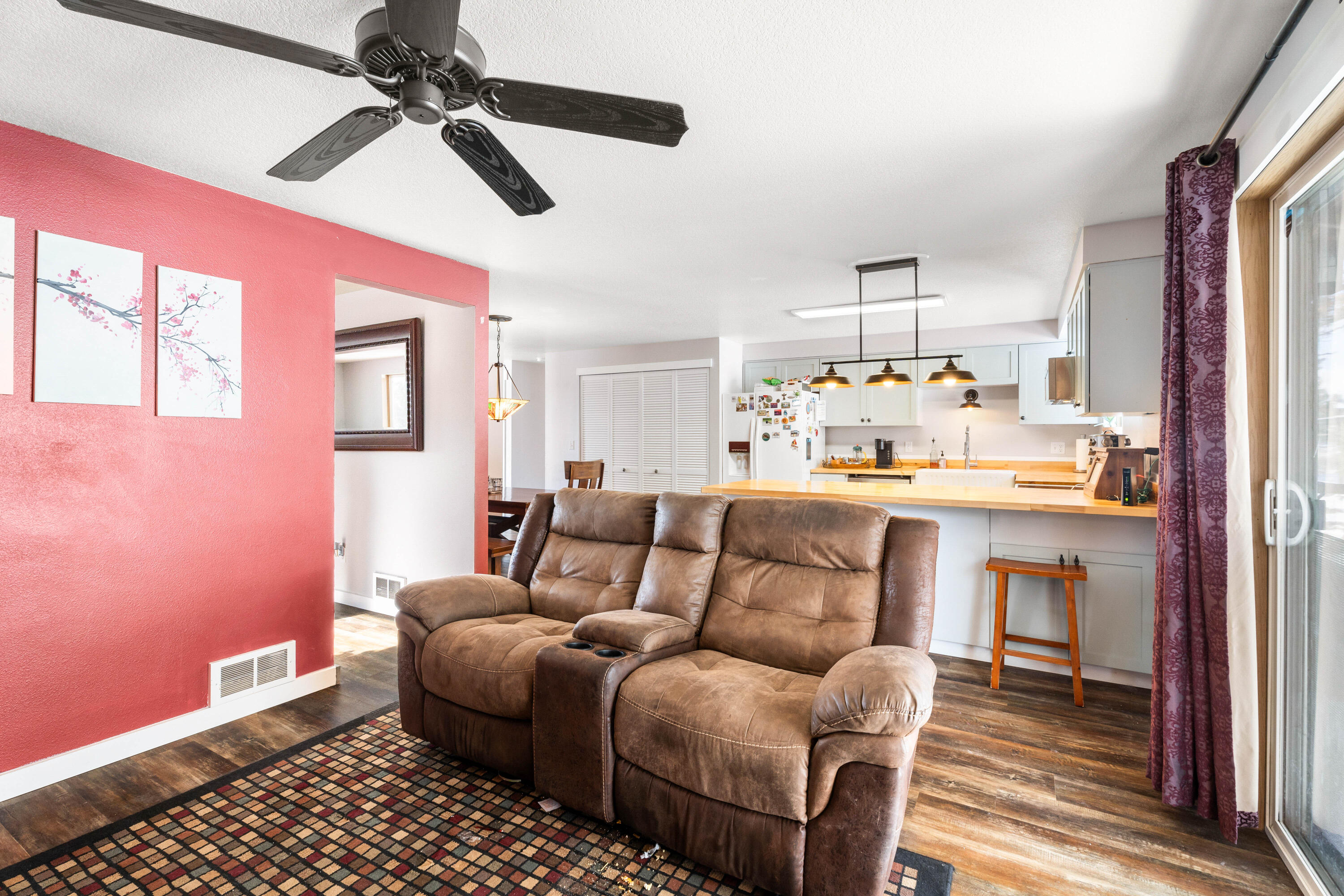 8588 Southwest Shad Road Terrebonne, OR 97760 - Photo 21 of 46 23-Living Room