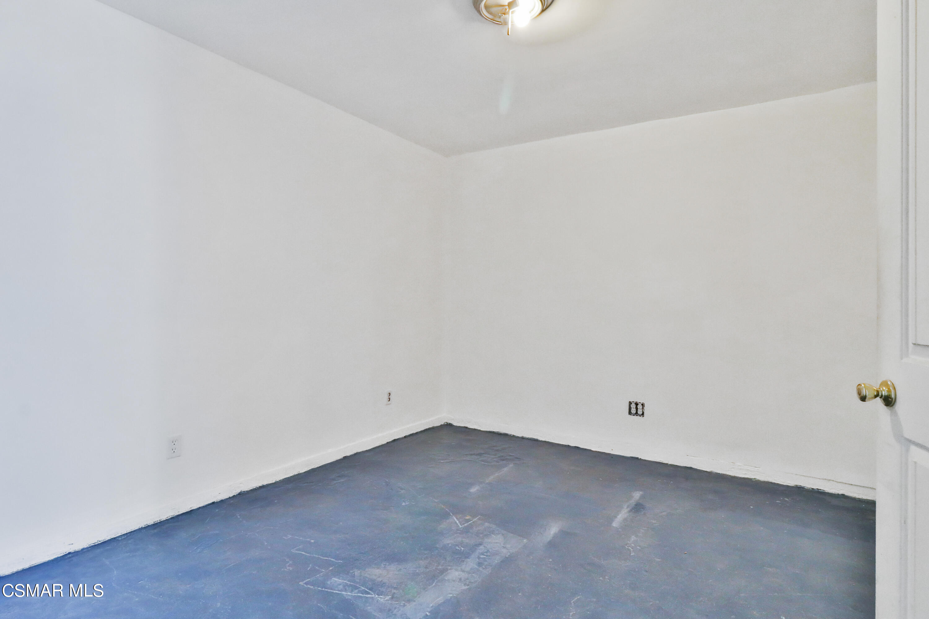 10010 Silverton Avenue Tujunga, CA 91042 - Photo 28 of 30 IMG_5651