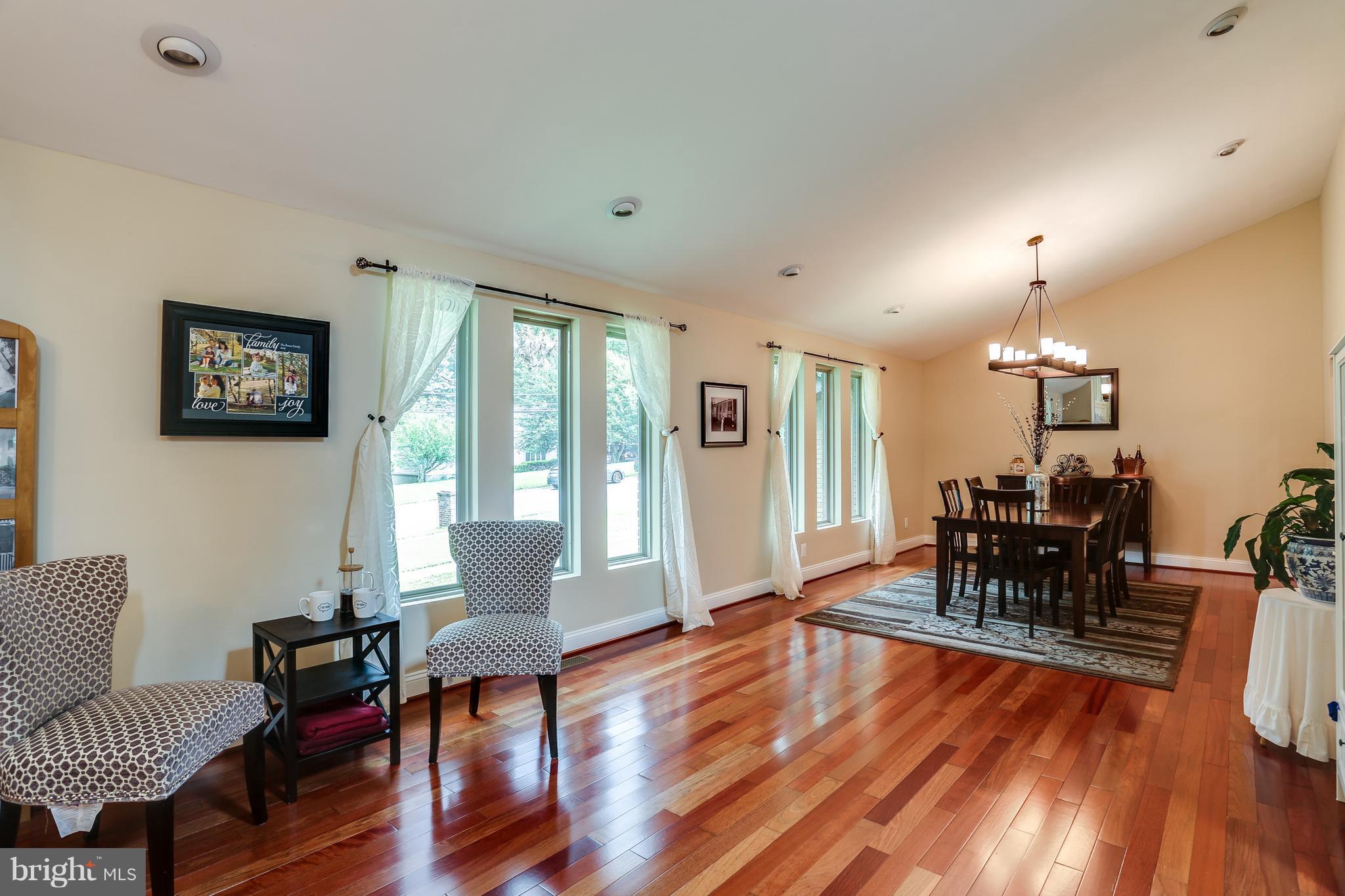 3409 Keyser Road Baltimore, MD 21208 - Photo 10 of 30 Living Room