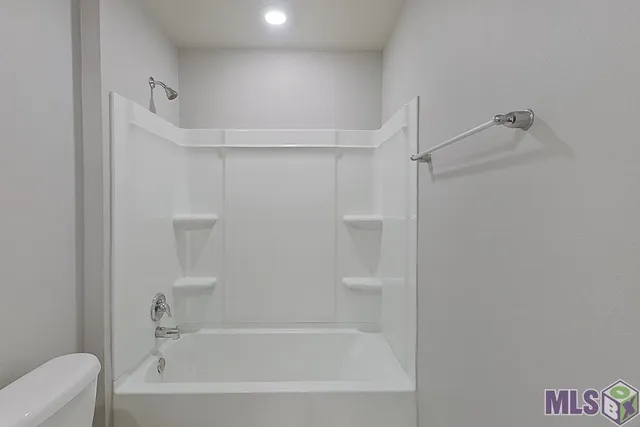 $1,695 | 107 Yardley Court, Lafayette, LA 70507