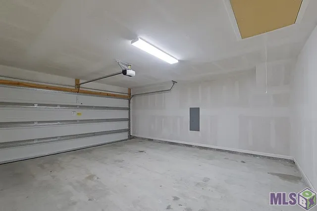 $1,695 | 107 Yardley Court, Lafayette, LA 70507