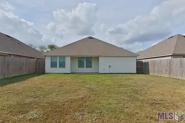 $1,695 | 107 Yardley Court, Lafayette, LA 70507