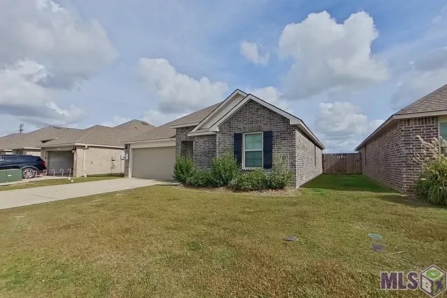 $1,695 | 107 Yardley Court, Lafayette, LA 70507